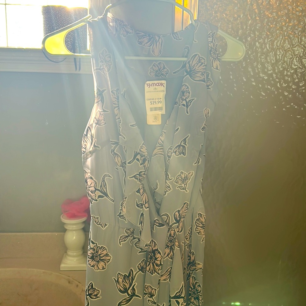 Silky and light weight dress that can be dressed up or wear to work.
